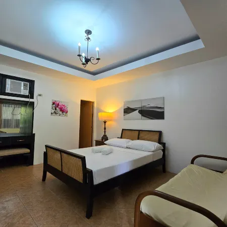 Grand Villa Laguna
