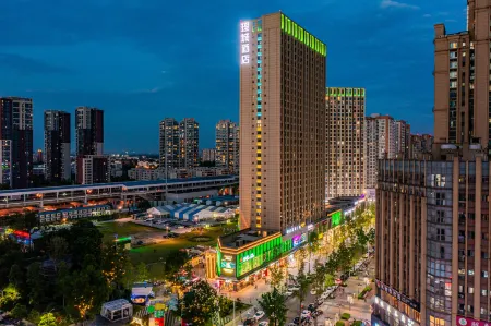 Licheng Hotel (Xihua University Branch, Chengdu Honggao Road Subway Station) Отели рядом с достопримечательностью «Shanxi Institute of Communication and Arts»