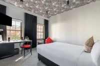 Peppers Gallery Hotel Canberra Hotels in Yarralumla