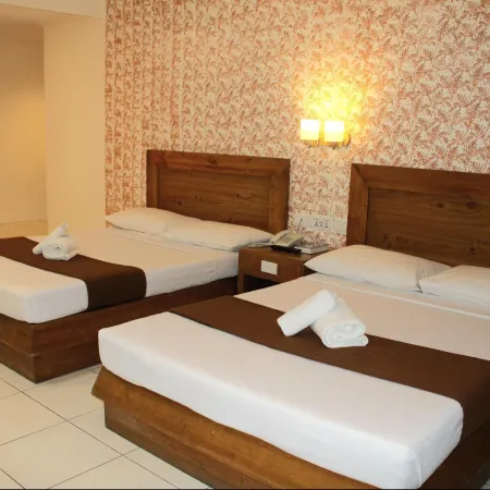 Rosas Garden Hotel Отели рядом с достопримечательностью «Музей Памбата»