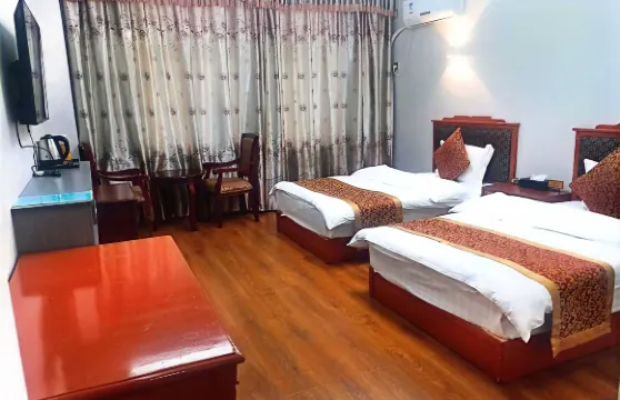 浪卡子縣聖湖飯店