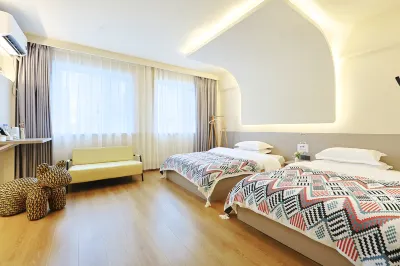 Genting·Net Red Light Luxury Homestay (Yanji Yanbian University Net Red Wall Store) Hotels near Yanbian University