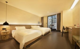 Wansheng Heishangu Heishan Yihao Family Homestay