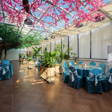 Deqin Jiatai Hotel (Wenshang Wealth Plaza Branch)