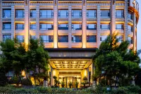 Skyline International Grand Hotel Hotels in South Railway Station/Tianfu Cade mall