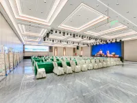 Langshen Huaji Hotel (Xichang Huoba Square)