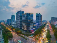 Frontier Wisdom E-sports Hotel (Jinan Harmony Square West Market)