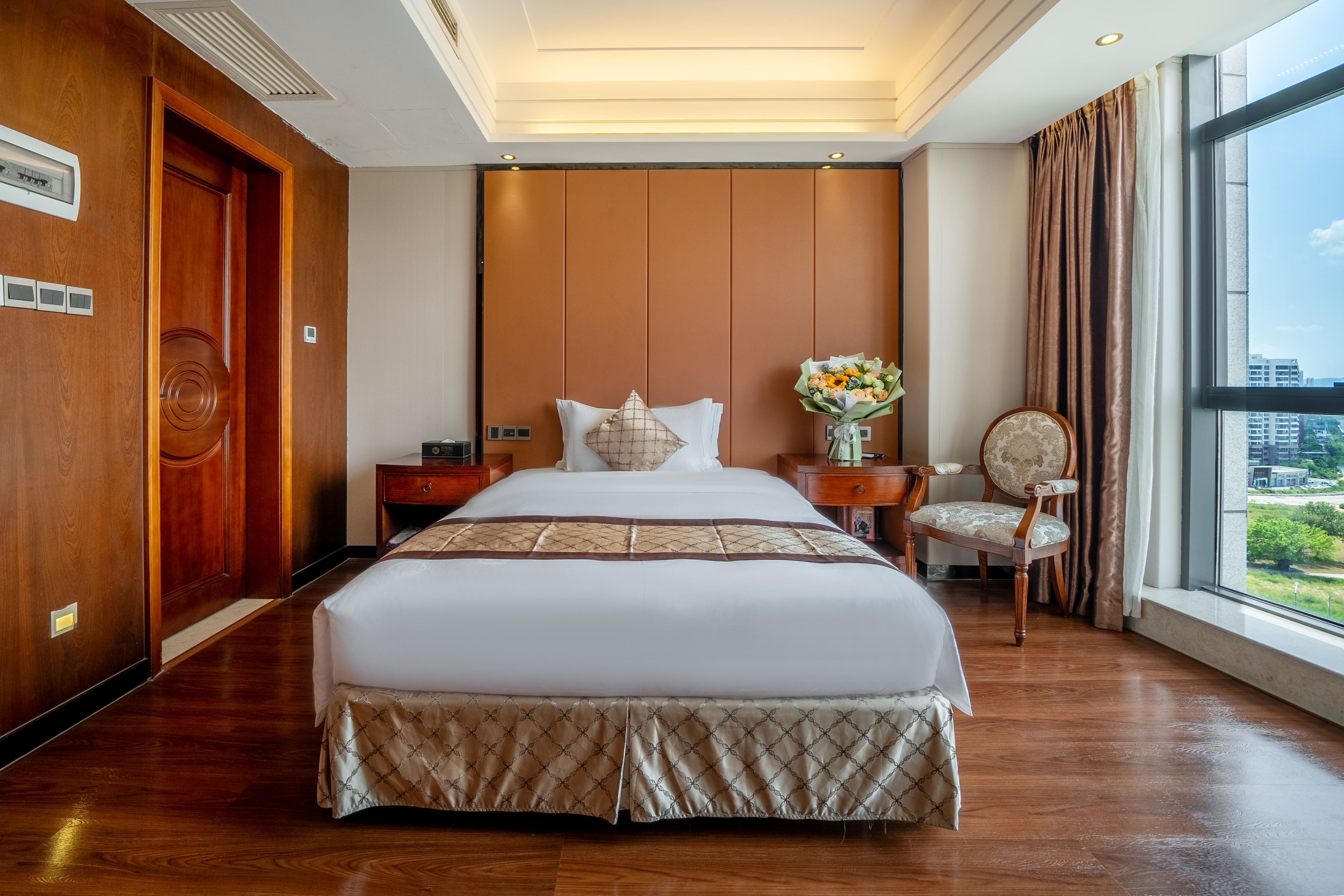 Auspicious Hotel Rooms Photos