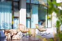 Xiluoya Luxe Natural Sulfur Hot Spring Tide Surfing Camping Ocean Style Smart Hotel (Niujie Branch)