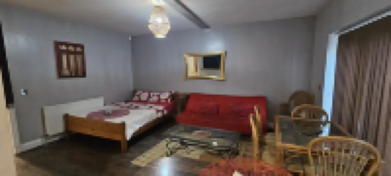 Cyrus house 1 Apartment