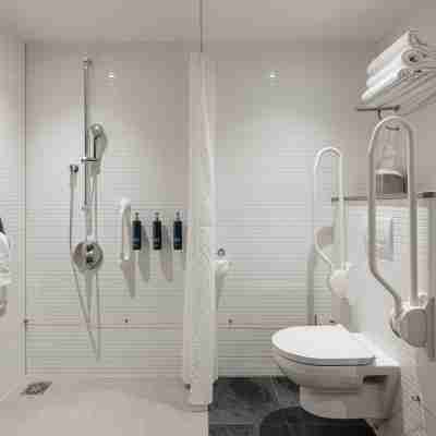 DoubleTree by Hilton Amsterdam Centraal Station Rooms