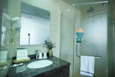 DREAM HOTEL
