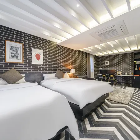 The Post Hotel Отели рядом с достопримечательностью «Торговый центр Tong-In Store»