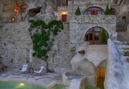 5. 유나크 에블레리..