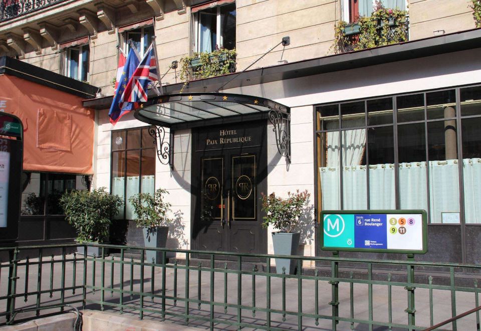 The Originals City, Hôtel Paix République의 객실 이미지