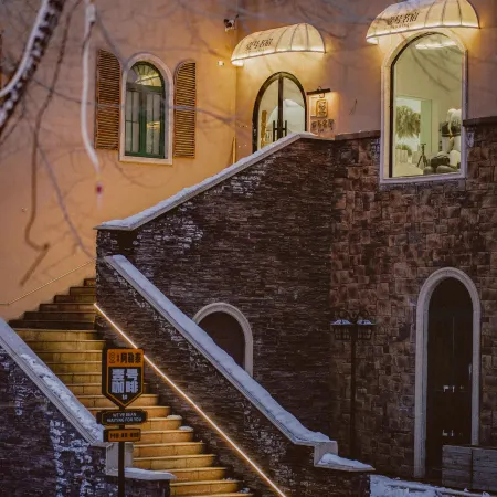 Altay City No. 1 Hotel (Wubaili Fengqing Street Branch)