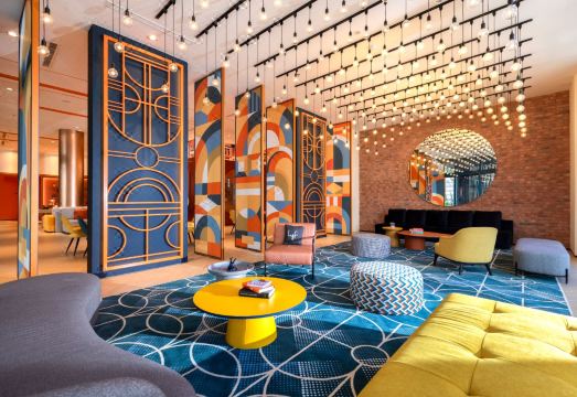 라이프 조지타운 페낭의 현대적인 로비 또는 공용 라운지