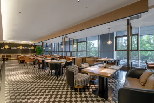 Holz Rarity Hotel Отели рядом со станцией Gujiazi Railway Station