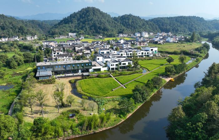 QiYunShan Tianjuli Art Resort Villa Hotel