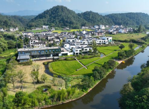 QiYunShan Tianjuli Art Resort Villa Hotel