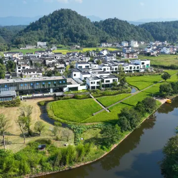 QiYunShan Tianjuli Art Resort Villa Hotel