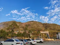 Wugong Mountain Rongyuan International Hot Spring Resort - parking