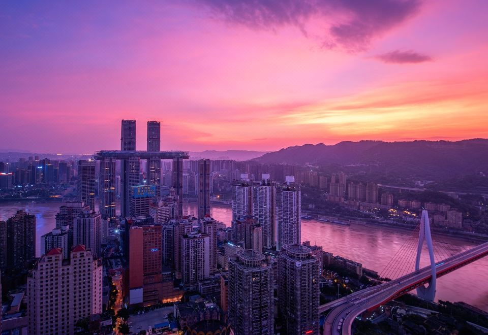 2. 충칭 엔지 S ..