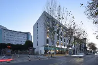 Daiding Zunyue Hotel (Yellow Crane Tower Branch) Hotels near Zhenhua Seafood Hang