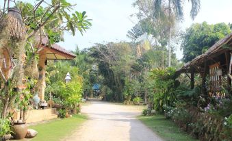 SUAN SANG CHAN RIVERSIDE RESORT