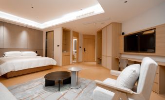 Elong DELUXE Hotel (Suining International Convention and Exhibition Center Store)