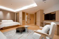 Elong DELUXE Hotel (Suining International Convention and Exhibition Center Store) Hotels near Sichuan Suining Normal School