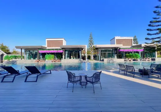 เพรสซิเดนเชียลวิลลา 2 ห้องนอน ปลอดบุหรี วิวสระว่ายน้ำ