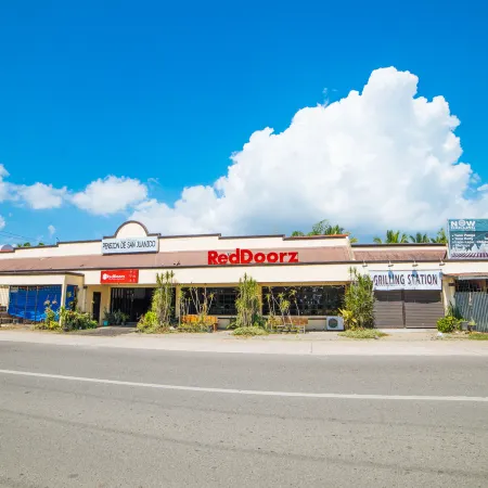RedDoorz Near San Juanico Bridge