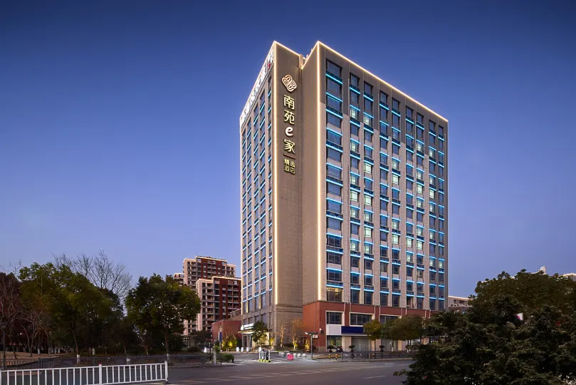 Ningbo Qianwan New Zone Haiyue Huantu NANYUAN INN Hotel (Dazhong Square)