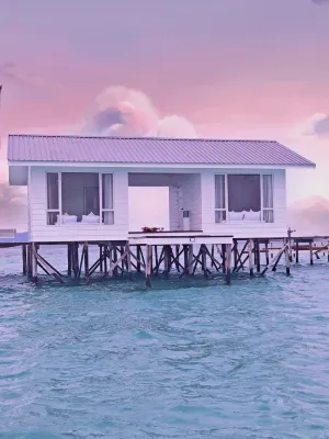 BUBBLEFISH WATER VILLA