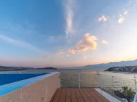 The Second Power of Poetry · Poem ² | Designer of Endless Swimming Pool, Sea View Resort Homestay - Kolam Renang