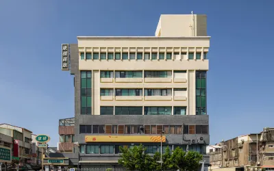 Kindness Hotel (Yuanlin) Отели рядом с достопримечательностью «Baguashan Dafuo Scenic Area»