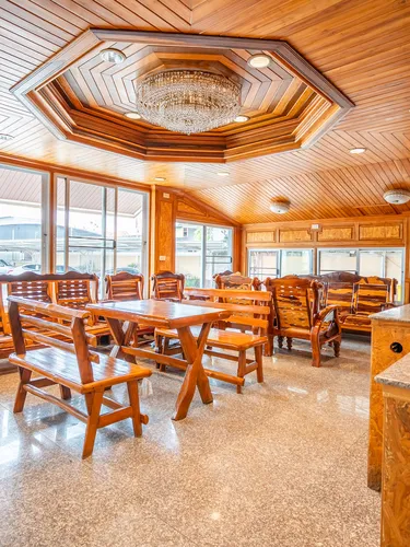 รูปภาพของฉัตรสุรีย์แมนชั่น Chatsuree Mansion