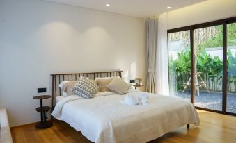 Tree O'clock Pool Villa - Phuket