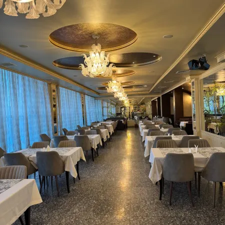 Royal Palace Hotel Отели рядом с Аэропорт Алматы