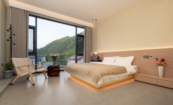 Scenic View around the Mountains and Starry Sky Resort