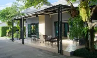 Modern Resort Hotels in Mueang Phichit District