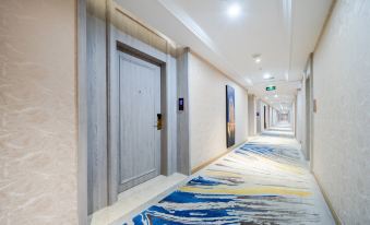 Vienna International Hotel (Guangzhou Baiyun Station Shijing Subway Station)