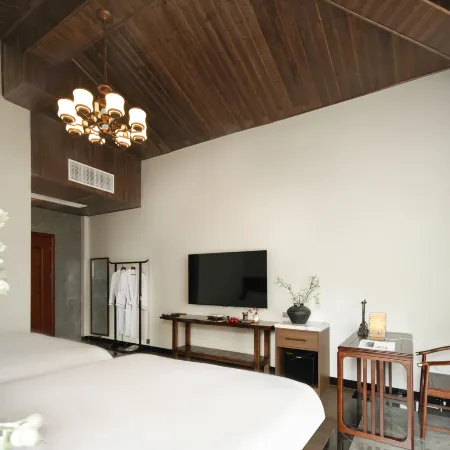 Zenith Cloud Manor