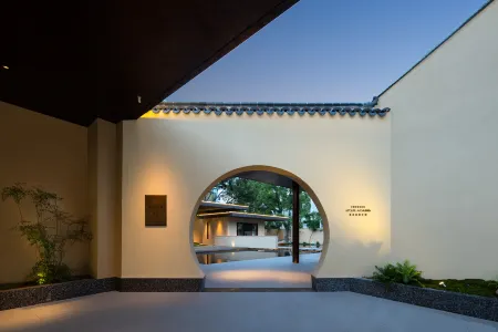 Taizhou Linhai Taizhou Fucheng Renmin Road Atour Hotel Отели рядом с достопримечательностью «Wangjiang Gate»