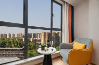 Moke Huanting Hotel (Lens Technology Huanghua Airport)