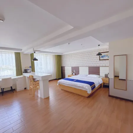 Super 8 Hotel (Weifang High Speed Railway North Station)