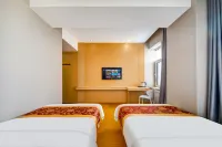Yongsheng Business Hotel Hulunbeier Отели рядом с достопримечательностью «Академия Хуранбера (Западный Кампанией)»
