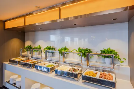 GRACEFUL · Xuancheng Hotel (Linyi Taisheng Plaza Wanda Plaza Branch)