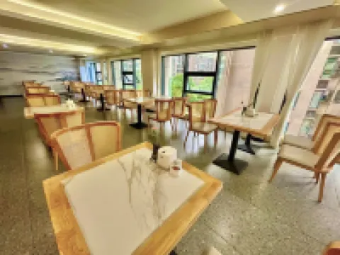 Q Plus Ziyang Yike Ju Hotel (Heping Road Ziyang North Station Branch)